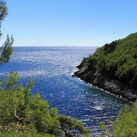 Secluded Fisherman's Cove Bratinja Luka, Korcula - 9224 *